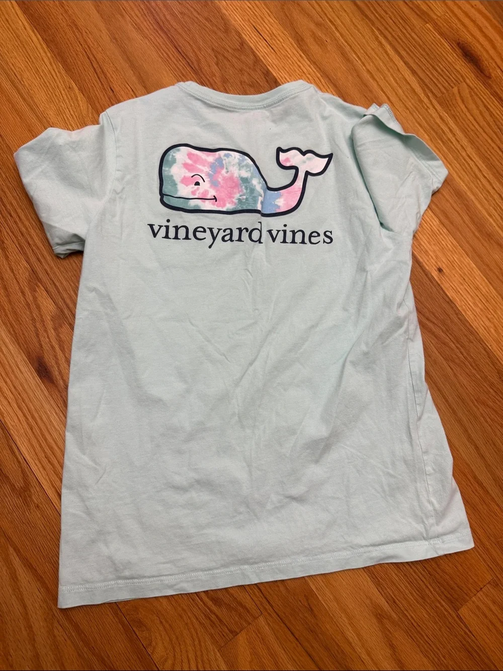 Vineyard vines tee